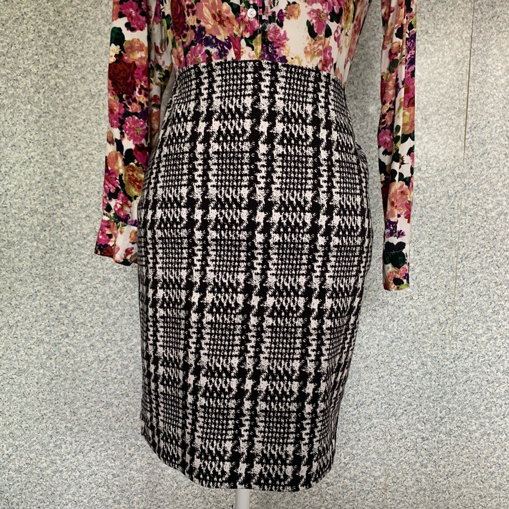 Ann Taylor Black and White Mini Skirt